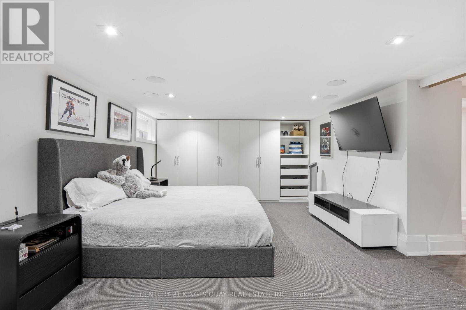 33 Nesbitt Drive, Toronto, Ontario  M4W 2G2 - Photo 42 - C12960034