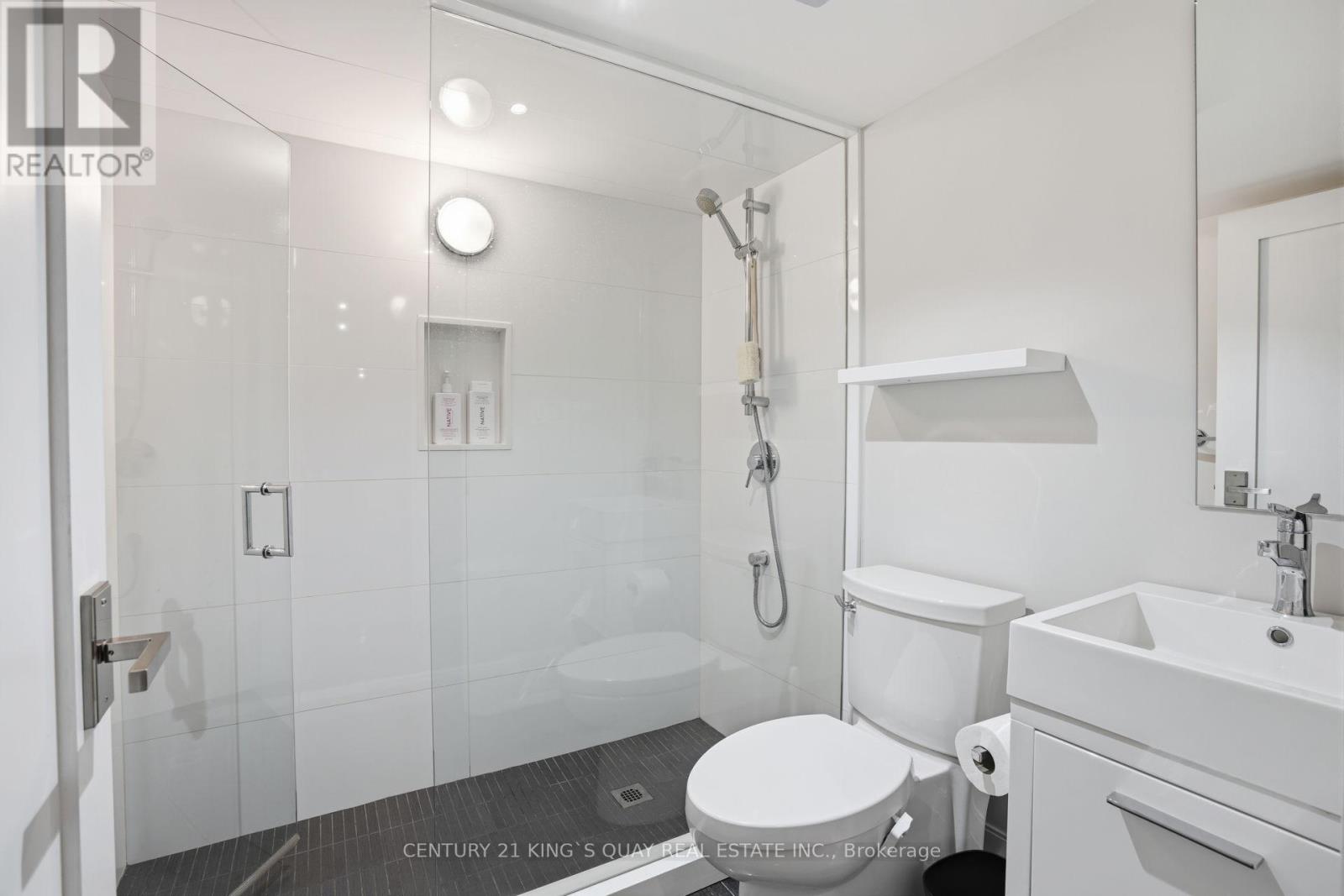 33 Nesbitt Drive, Toronto, Ontario  M4W 2G2 - Photo 44 - C12960034