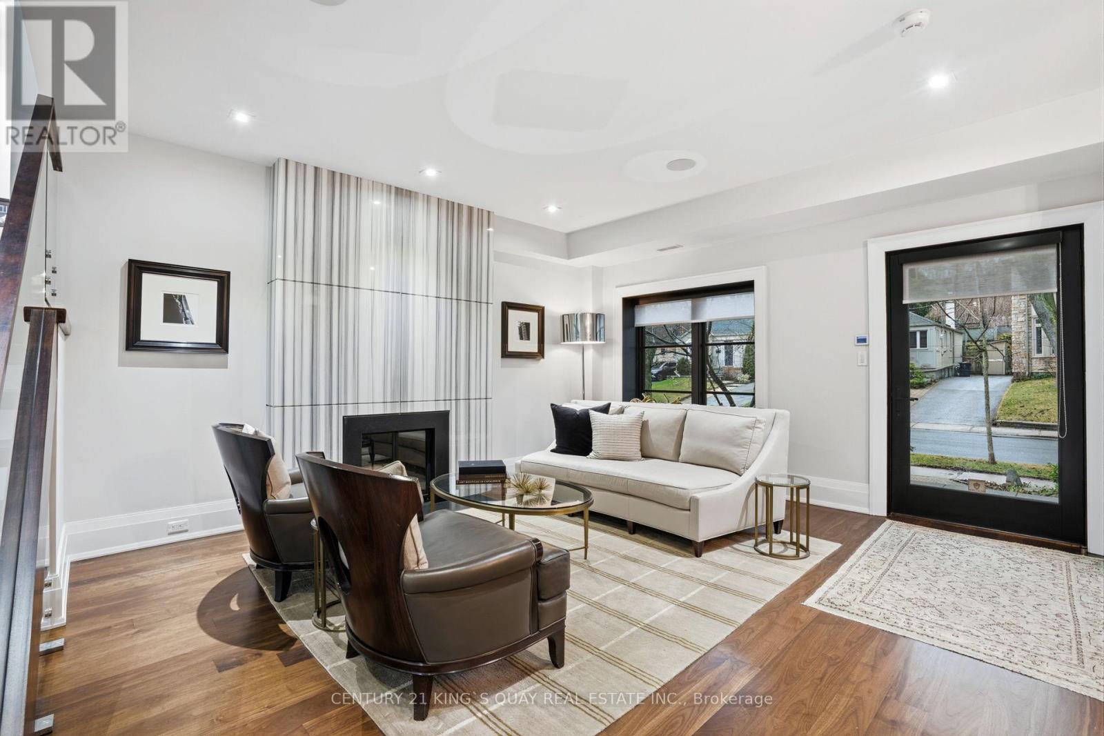 33 Nesbitt Drive, Toronto, Ontario  M4W 2G2 - Photo 5 - C12960034