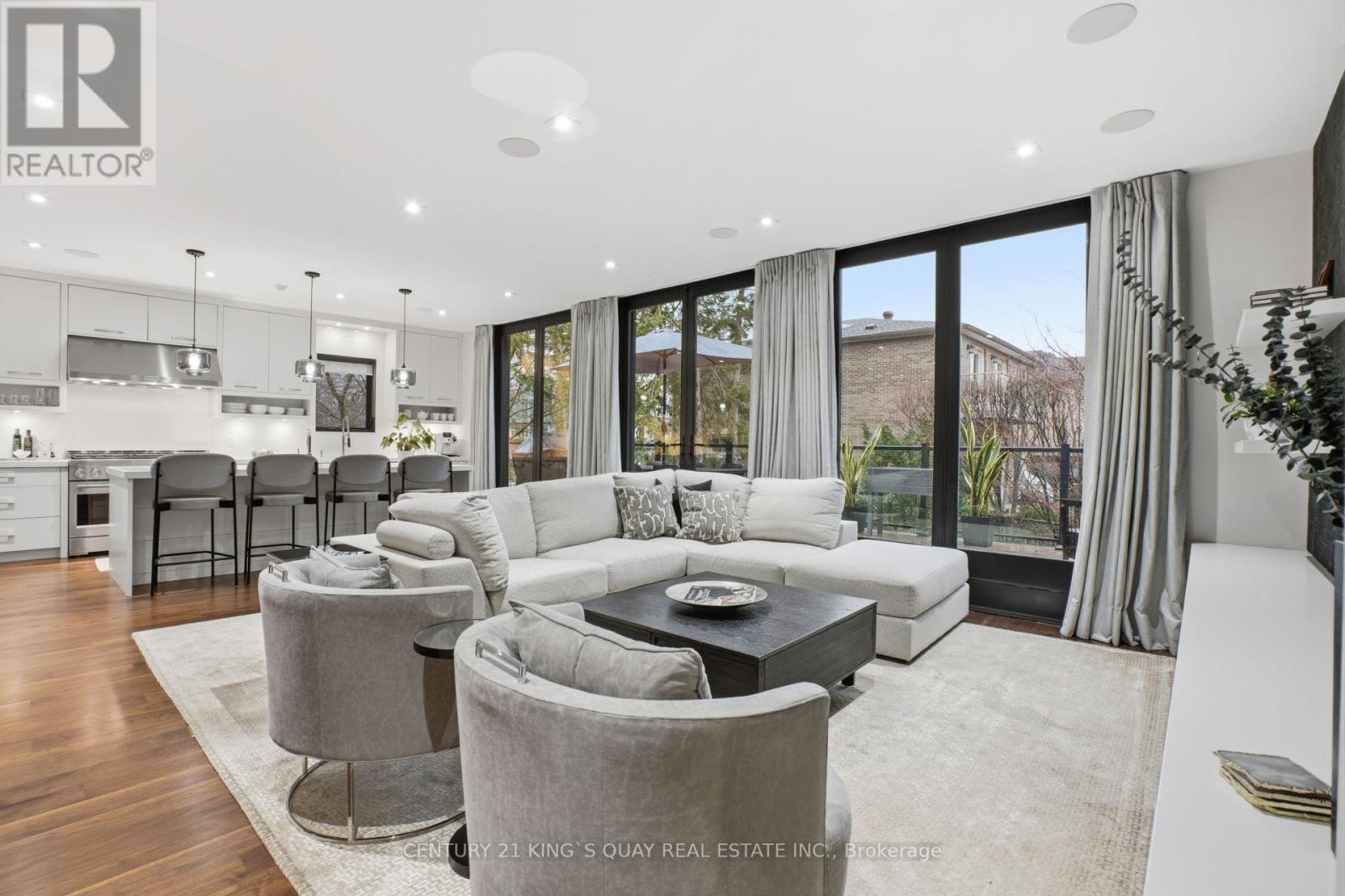 33 Nesbitt Drive, Toronto, Ontario  M4W 2G2 - Photo 8 - C12960034