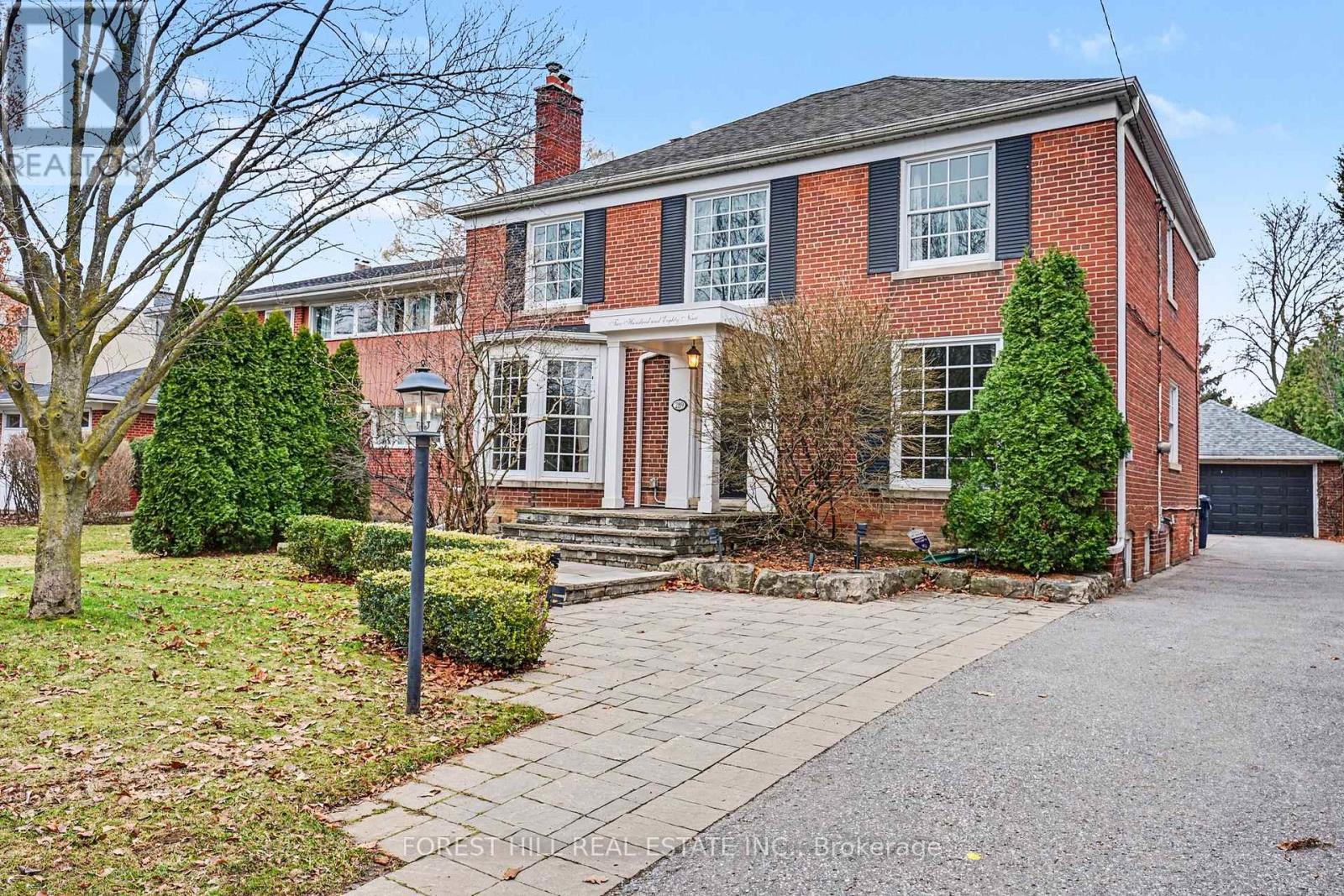 289 GLENGROVE AVENUE, Toronto, Ontario