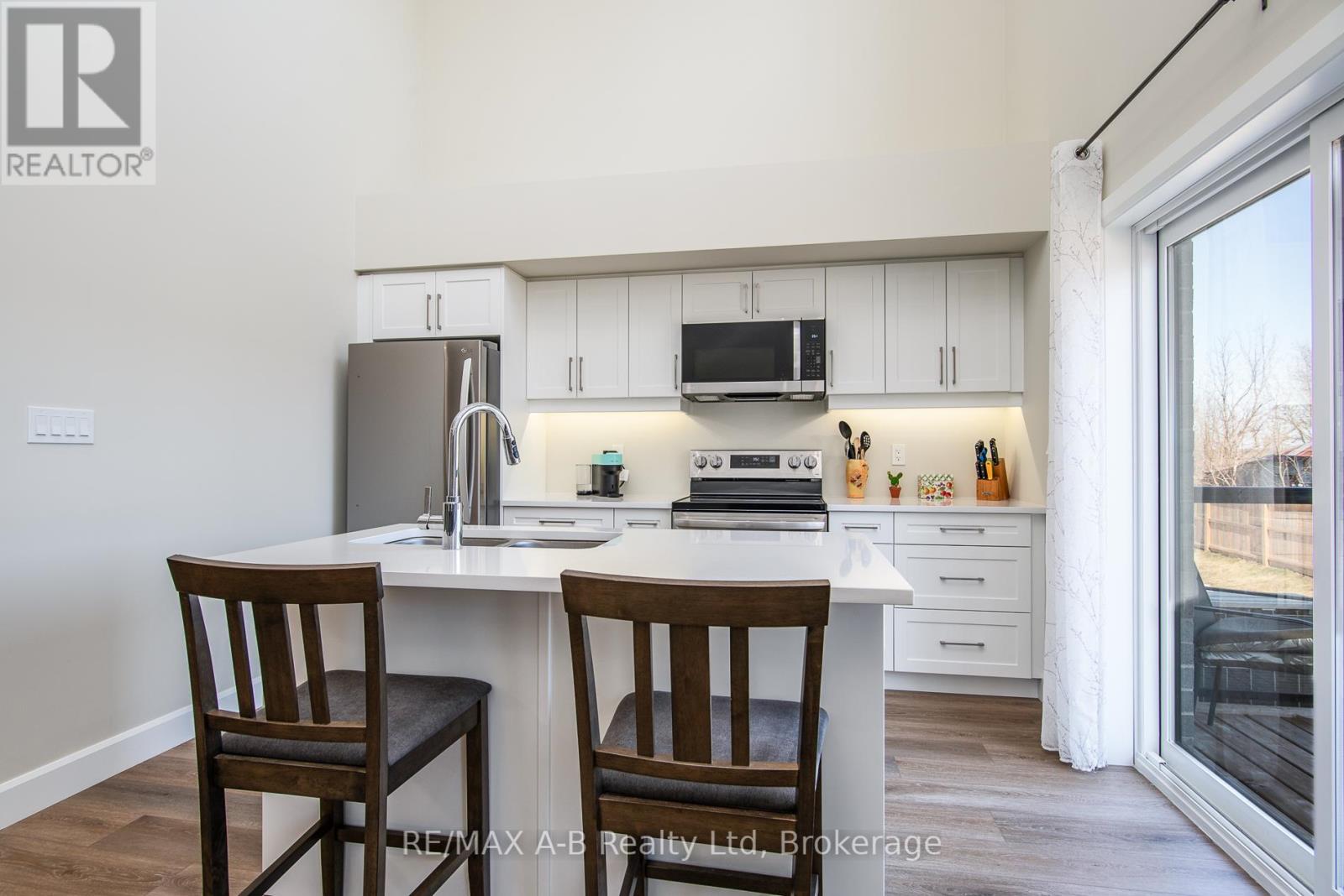 Unit #5 - 3202 Vivian Line 37 Lane, Stratford, Ontario N5A 0K6 - Photo 12 - X12863698