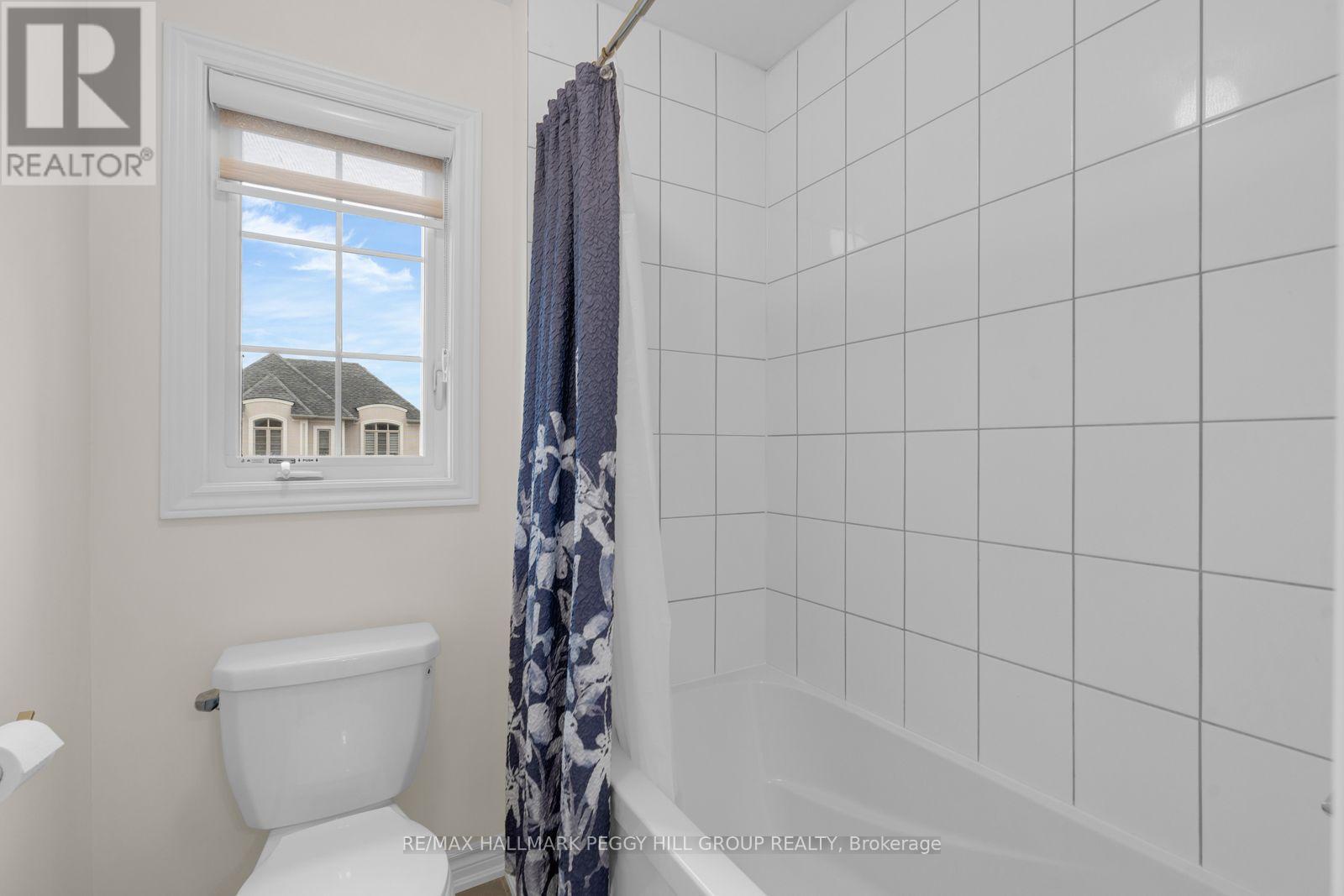 34 Valleo Street, Georgina, Ontario  L4P 0K1 - Photo 12 - N12959940