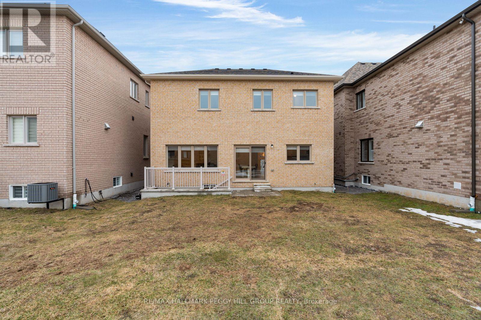 34 Valleo Street, Georgina, Ontario  L4P 0K1 - Photo 13 - N12959940