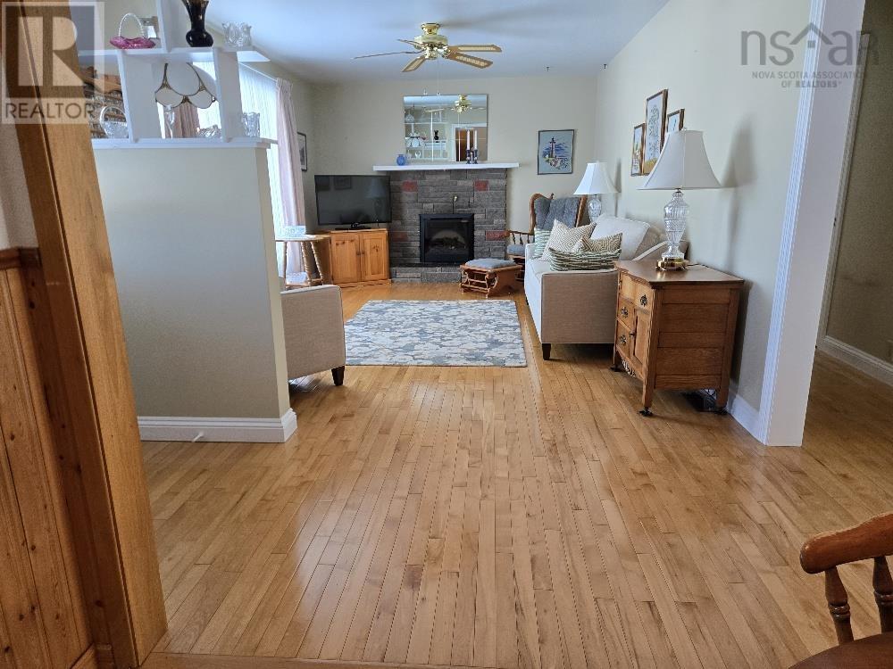 100 Higgins Street, Truro, Nova Scotia B2N 2L7 - Photo 5 - 202603648