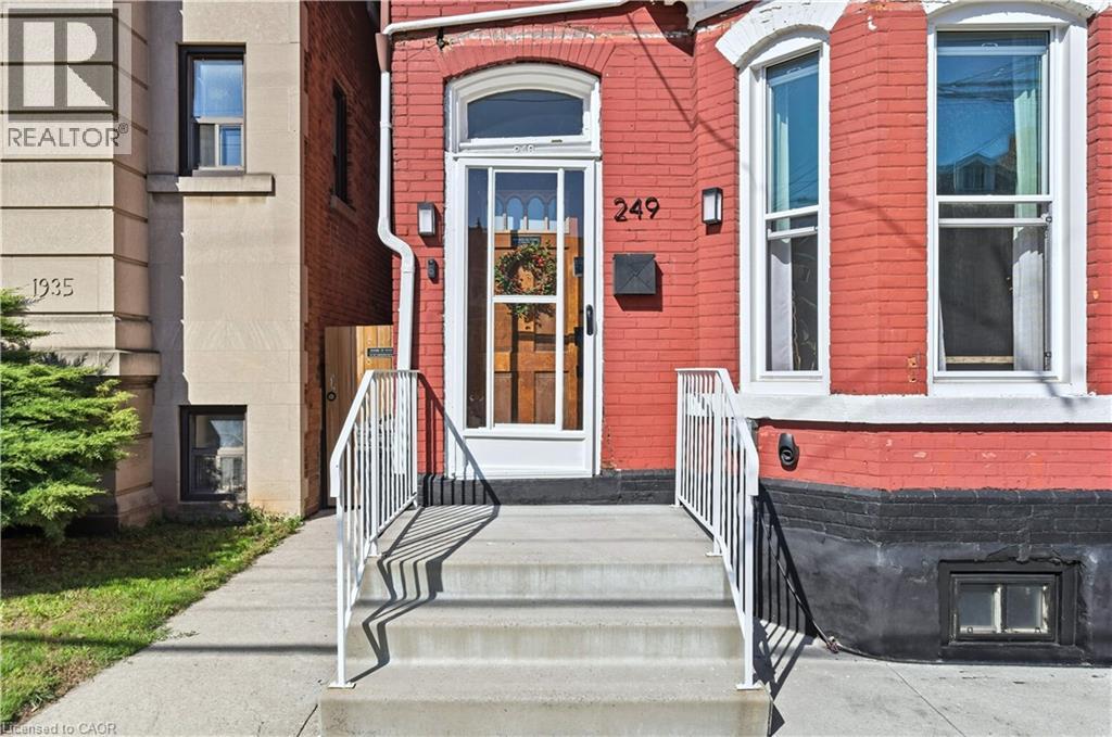249 Bay Street N, Hamilton, Ontario  L8L 1M2 - Photo 2 - 40802147