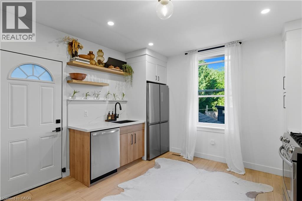 249 Bay Street N, Hamilton, Ontario  L8L 1M2 - Photo 6 - 40802147