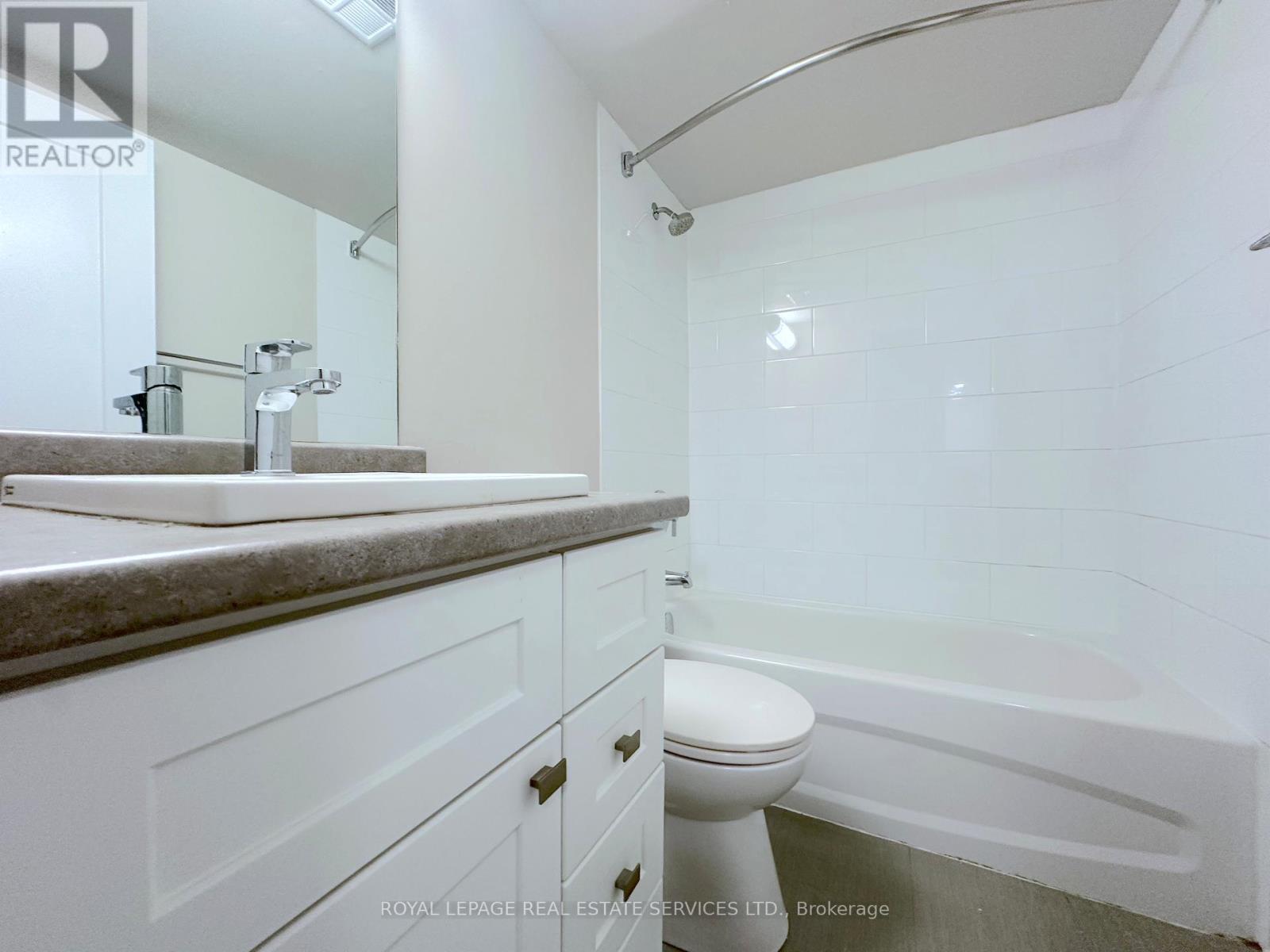 807 - 190 Clark Boulevard, Brampton, Ontario  L6T 4A8 - Photo 9 - W12959954