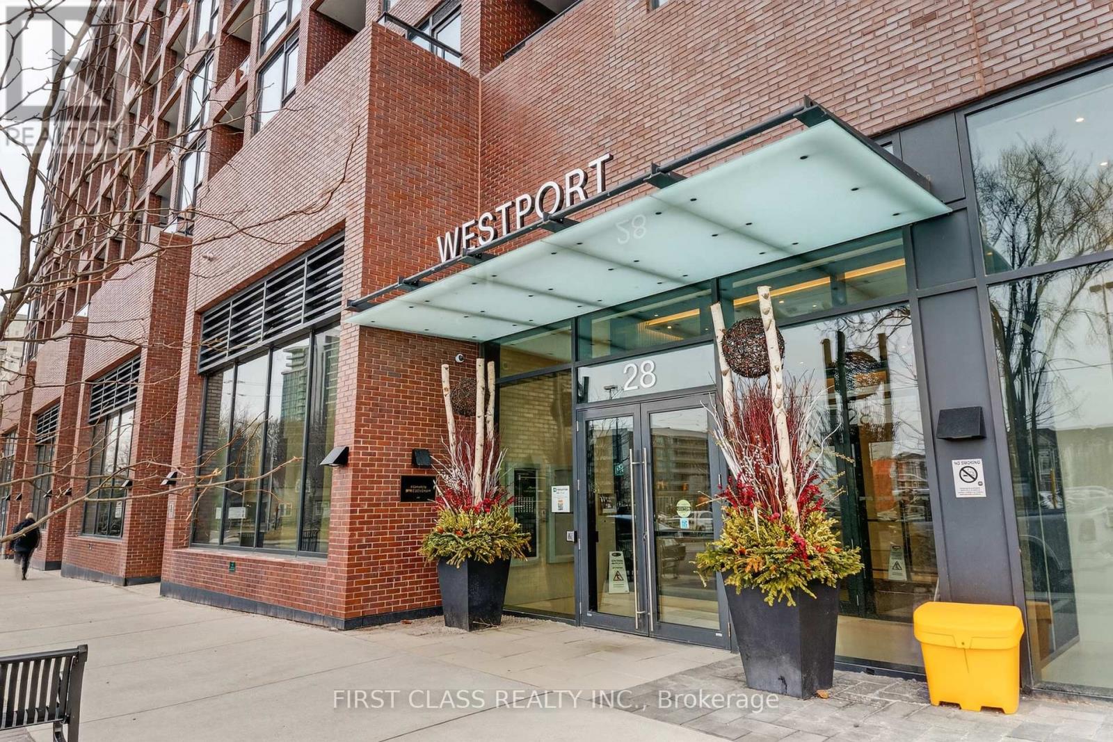 909 - 28 Ann Street, Mississauga, Ontario  L5G 0E1 - Photo 3 - W12959976