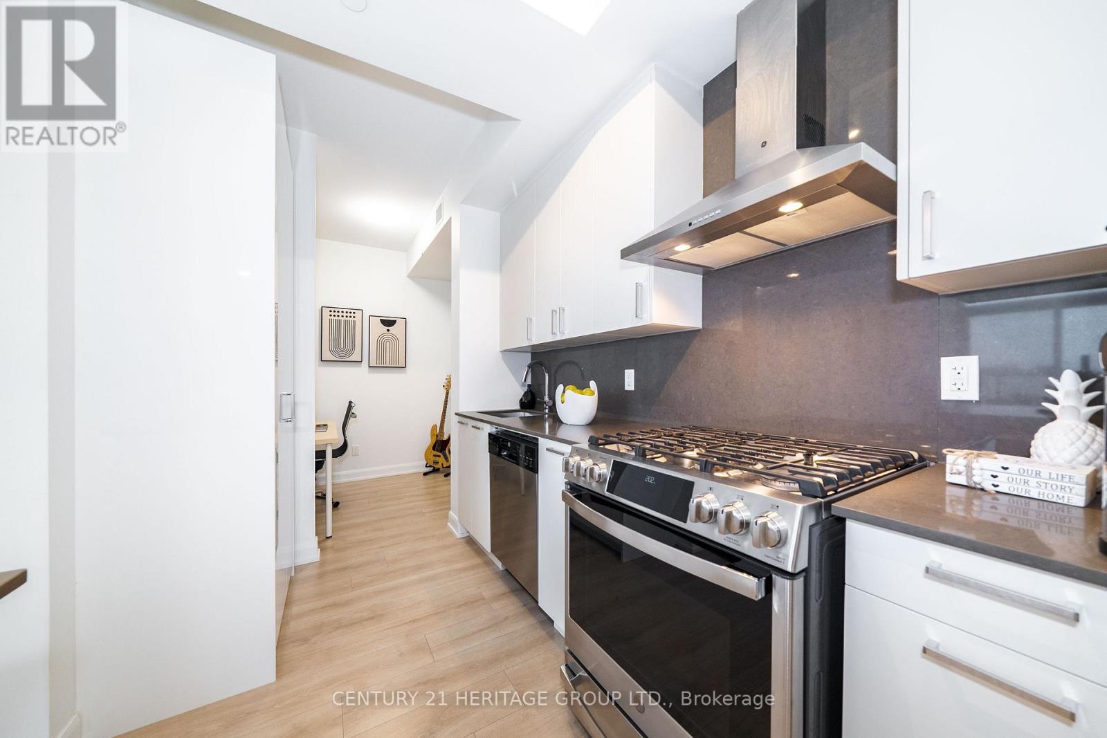 610 - 385 Osler Street, Toronto, Ontario  M6N 0B2 - Photo 12 - W12959996