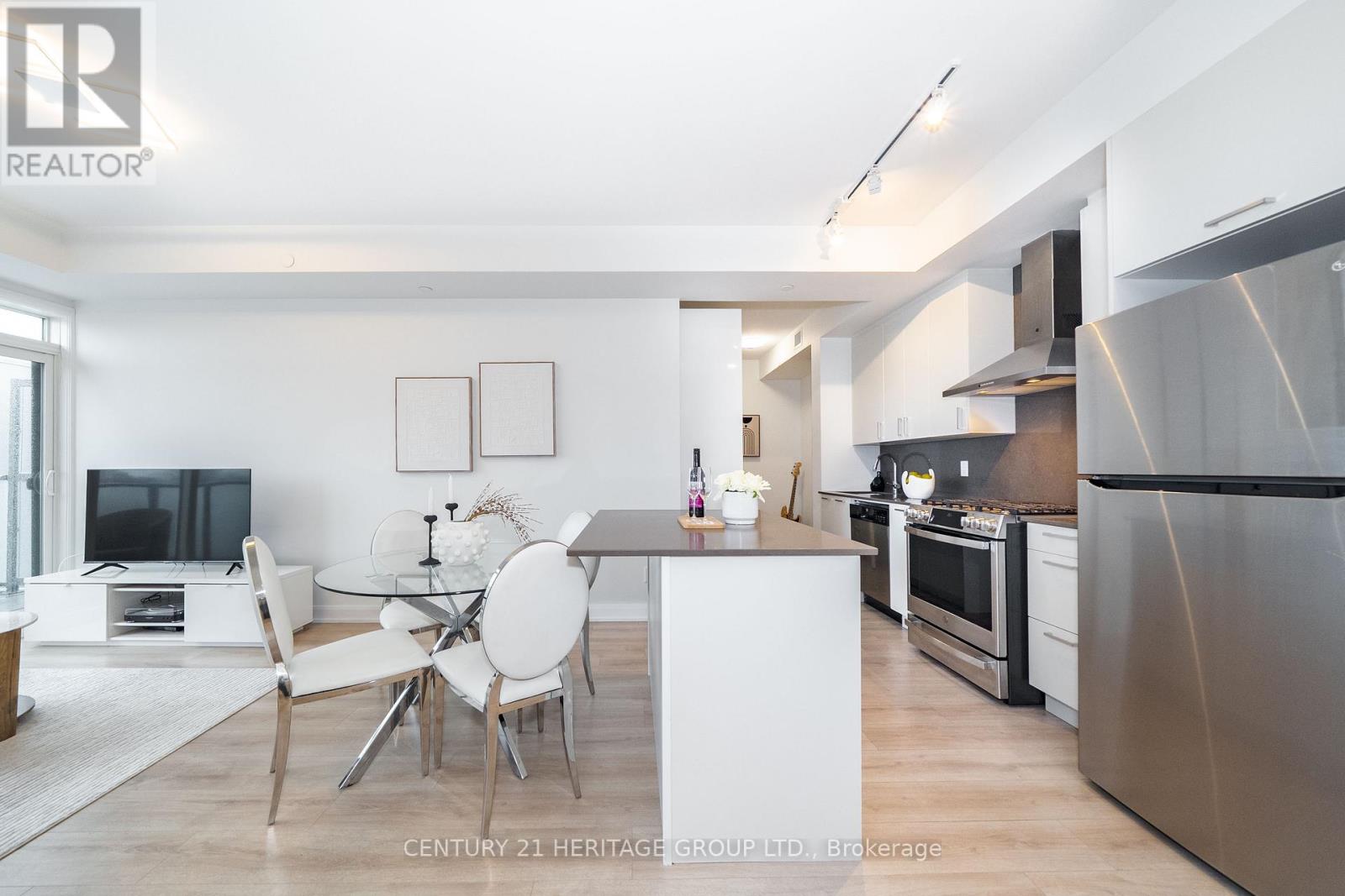 610 - 385 Osler Street, Toronto, Ontario  M6N 0B2 - Photo 9 - W12959996