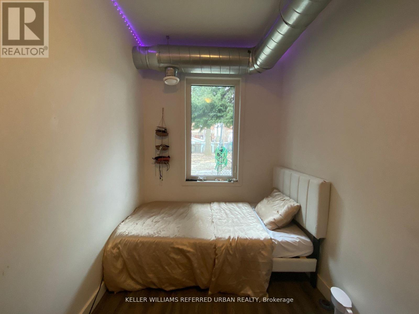 ROOM 3 - 344 BARTLETT AVENUE N, Toronto, Ontario