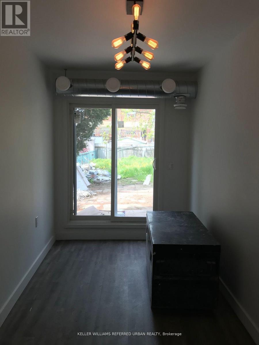 Room 3 - 344 Bartlett Avenue N, Toronto, Ontario  M6H 3G7 - Photo 7 - W12960016