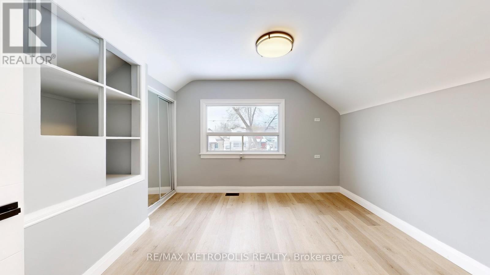 15 Eileen Avenue, Toronto, Ontario  M6N 1V5 - Photo 12 - W12960026