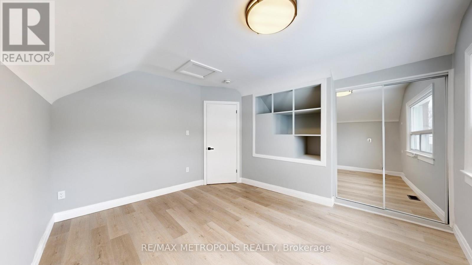 15 Eileen Avenue, Toronto, Ontario  M6N 1V5 - Photo 13 - W12960026