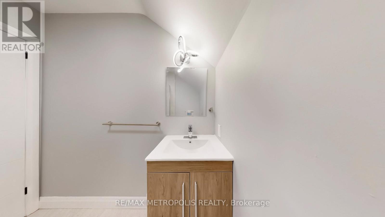 15 Eileen Avenue, Toronto, Ontario  M6N 1V5 - Photo 14 - W12960026