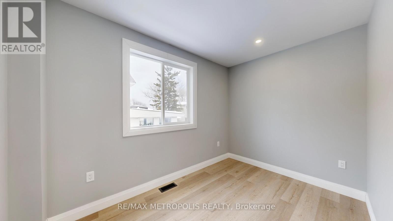 15 Eileen Avenue, Toronto, Ontario  M6N 1V5 - Photo 17 - W12960026