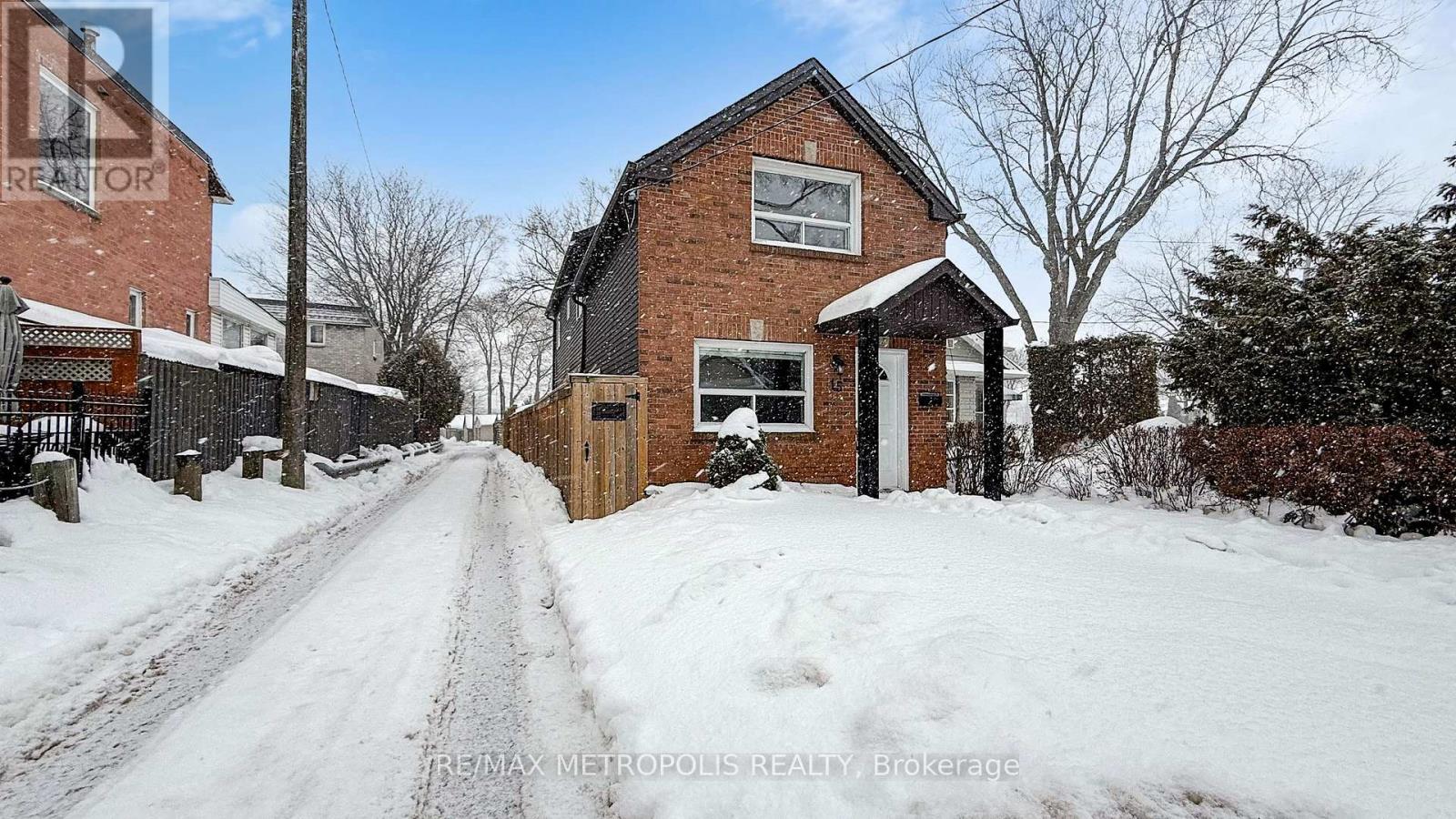 15 Eileen Avenue, Toronto, Ontario  M6N 1V5 - Photo 2 - W12960026