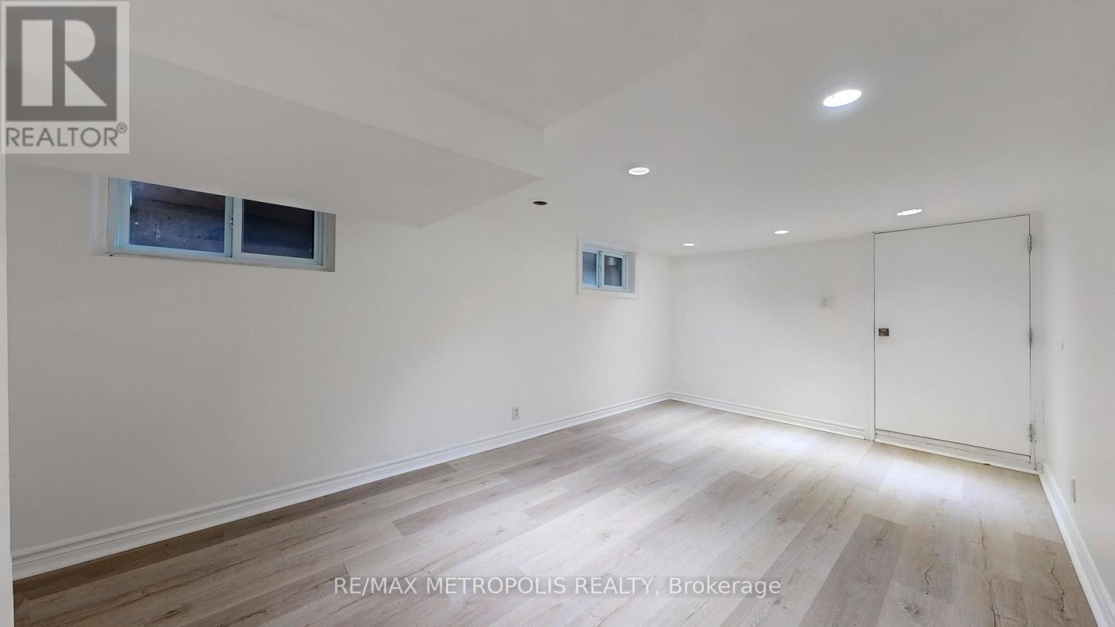 15 Eileen Avenue, Toronto, Ontario  M6N 1V5 - Photo 22 - W12960026