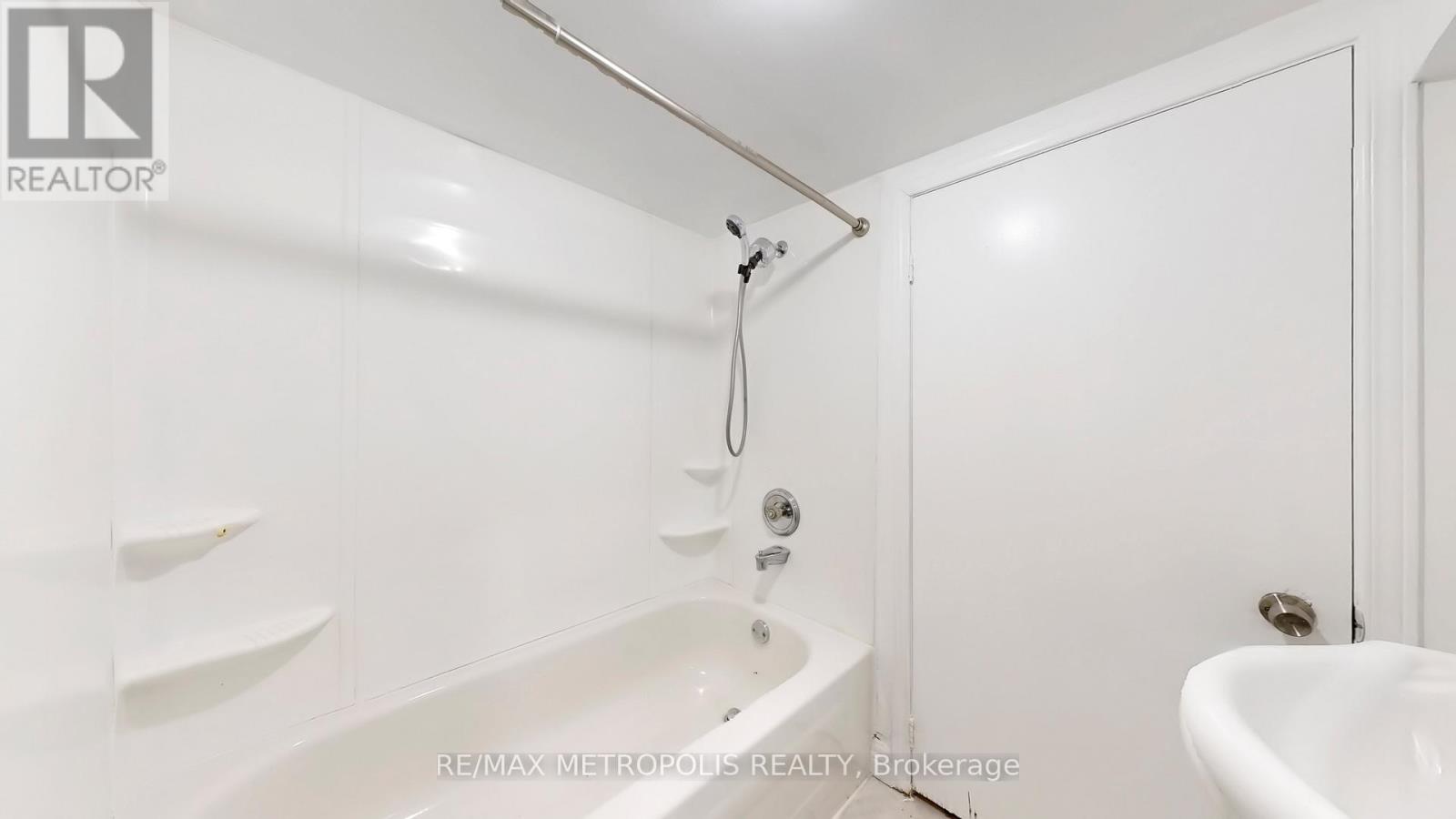 15 Eileen Avenue, Toronto, Ontario  M6N 1V5 - Photo 26 - W12960026