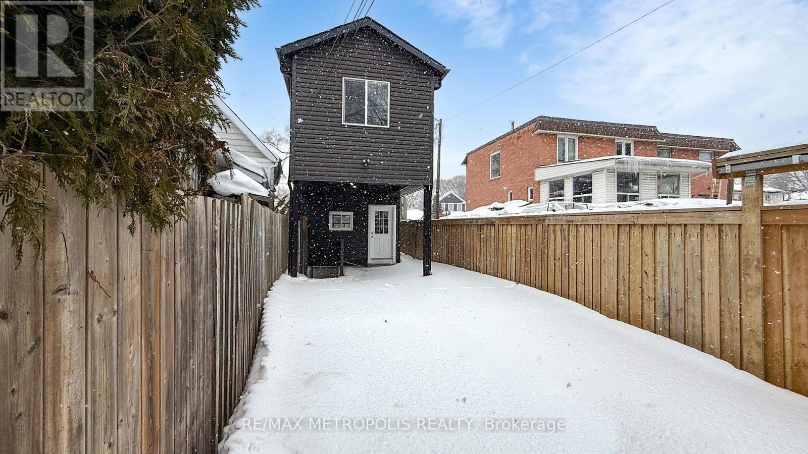 15 Eileen Avenue, Toronto, Ontario  M6N 1V5 - Photo 28 - W12960026