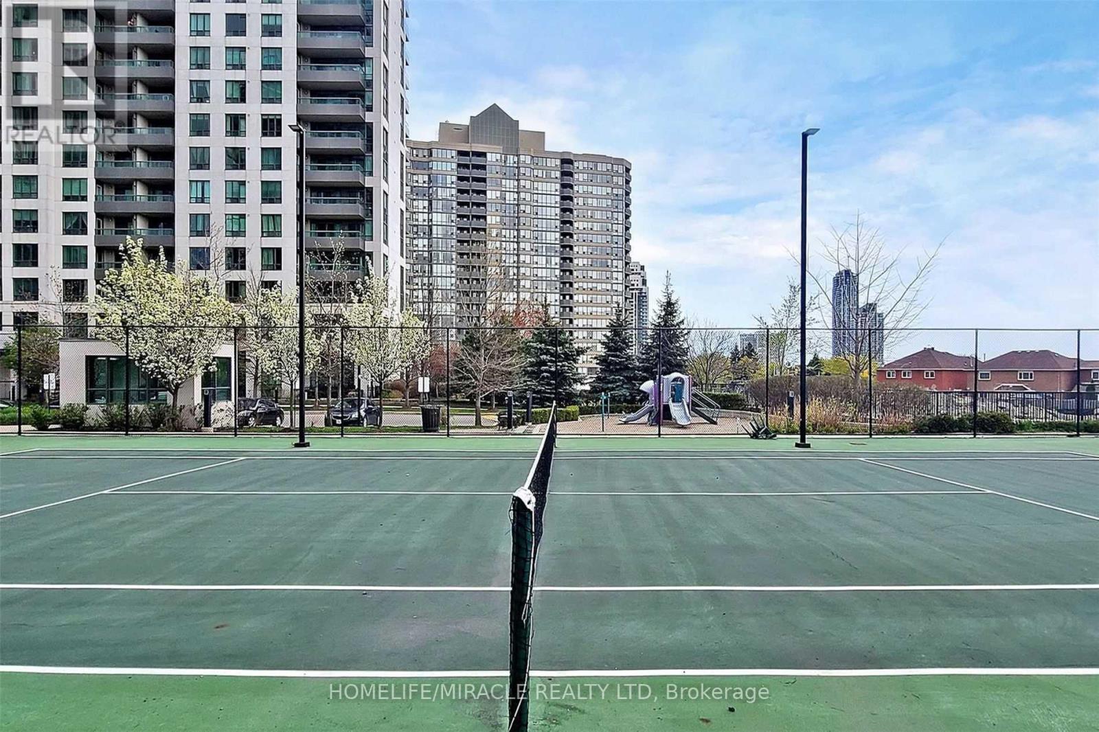 617 - 339 Rathburn Road W, Mississauga, Ontario  L5B 0K6 - Photo 18 - W12960042