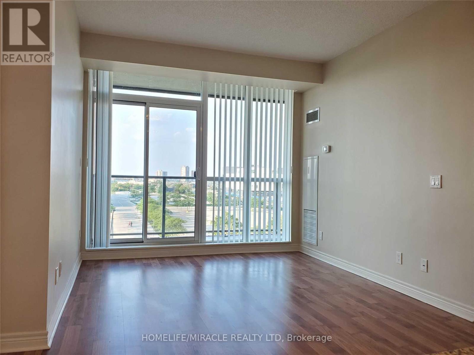 617 - 339 Rathburn Road W, Mississauga, Ontario  L5B 0K6 - Photo 8 - W12960042
