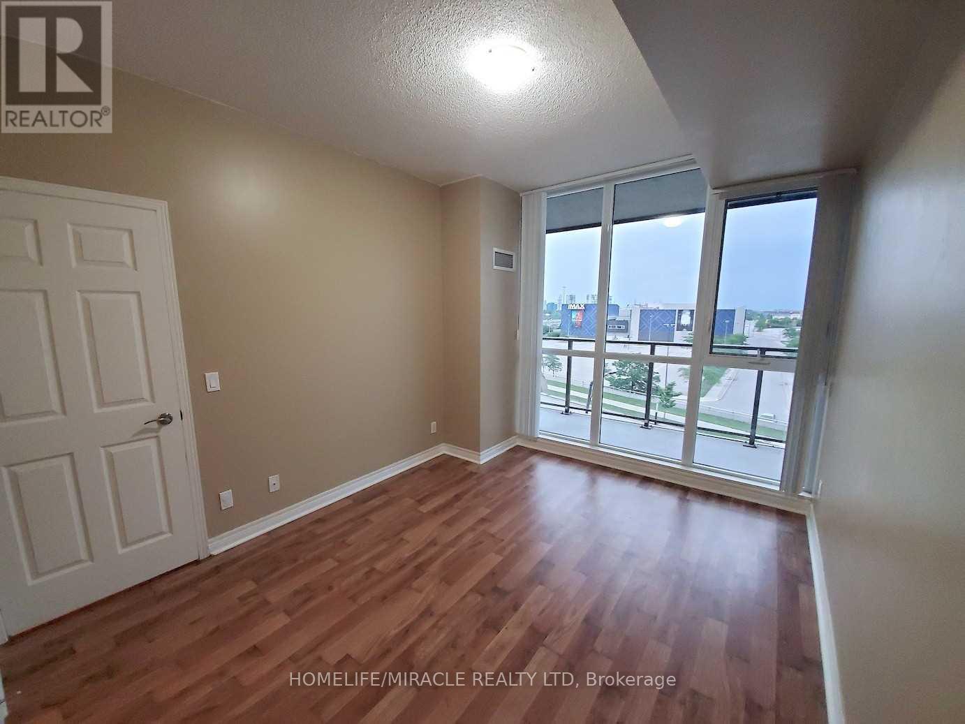 617 - 339 Rathburn Road W, Mississauga, Ontario  L5B 0K6 - Photo 9 - W12960042