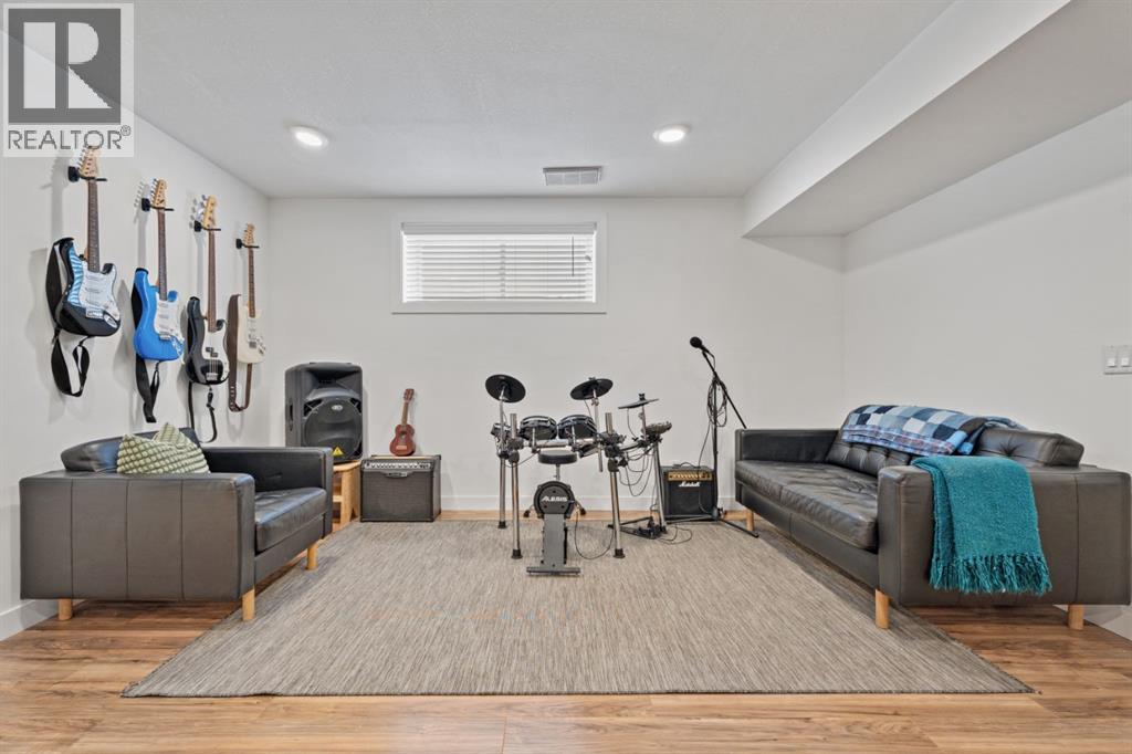 32 Chapalina Common SE, Calgary, Alberta  T2X 3X3 - Photo 41 - A2297338