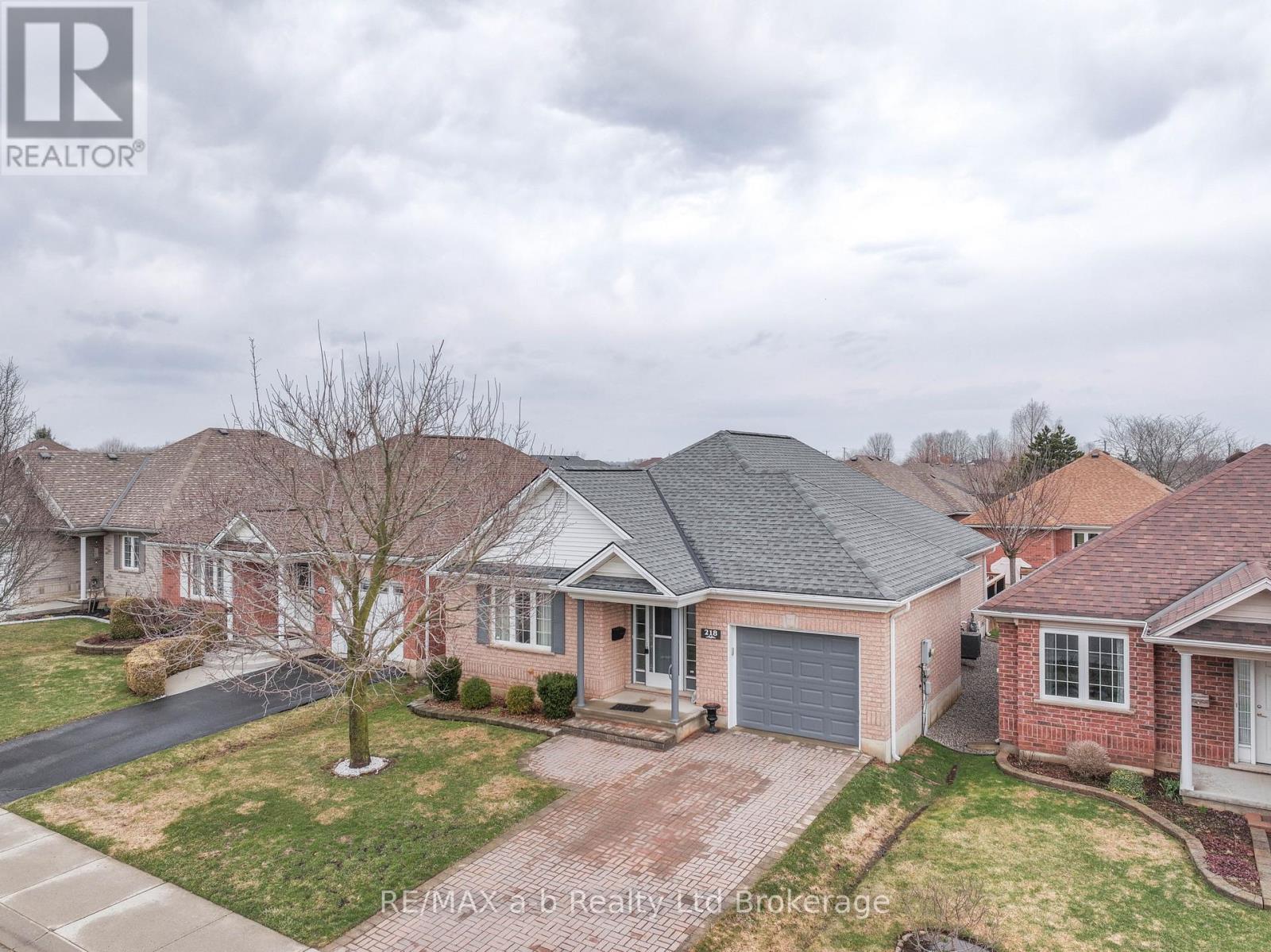 218 Baldwin Street, Tillsonburg, Ontario  N4G 5W3 - Photo 4 - X12724104