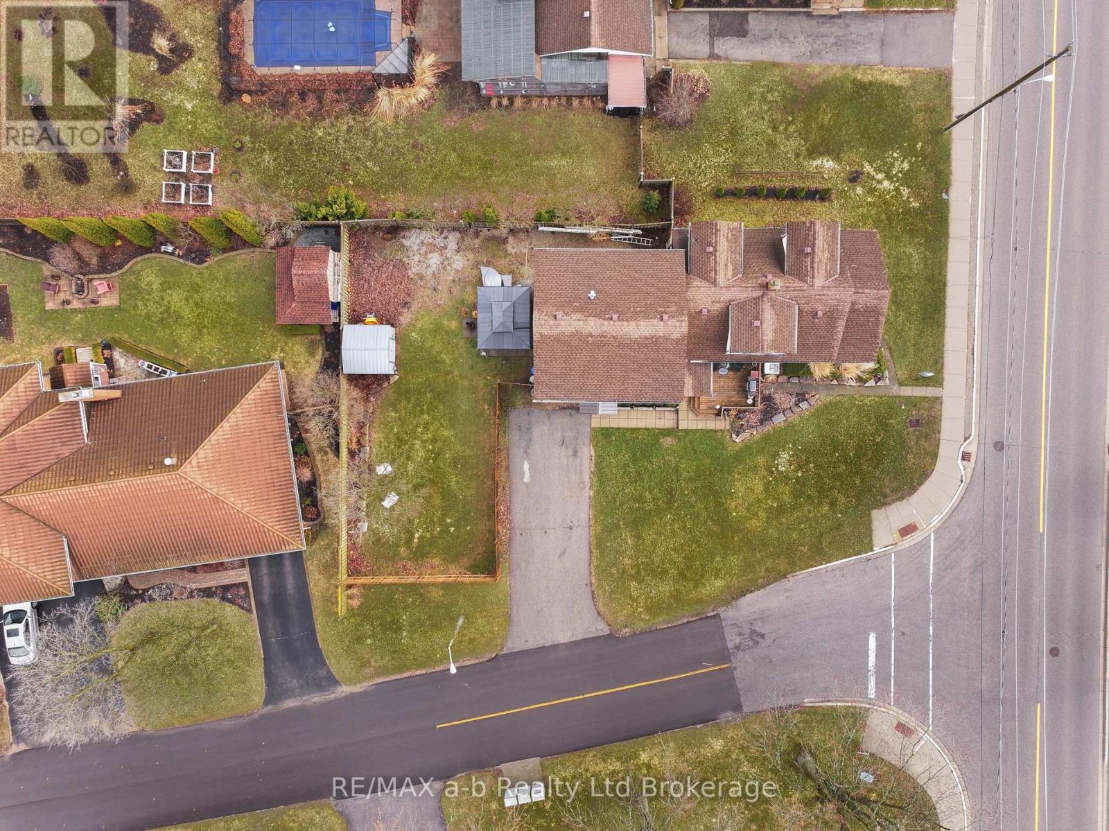 13 Potters Road N, Tillsonburg, Ontario  N4G 2G9 - Photo 41 - X12886534