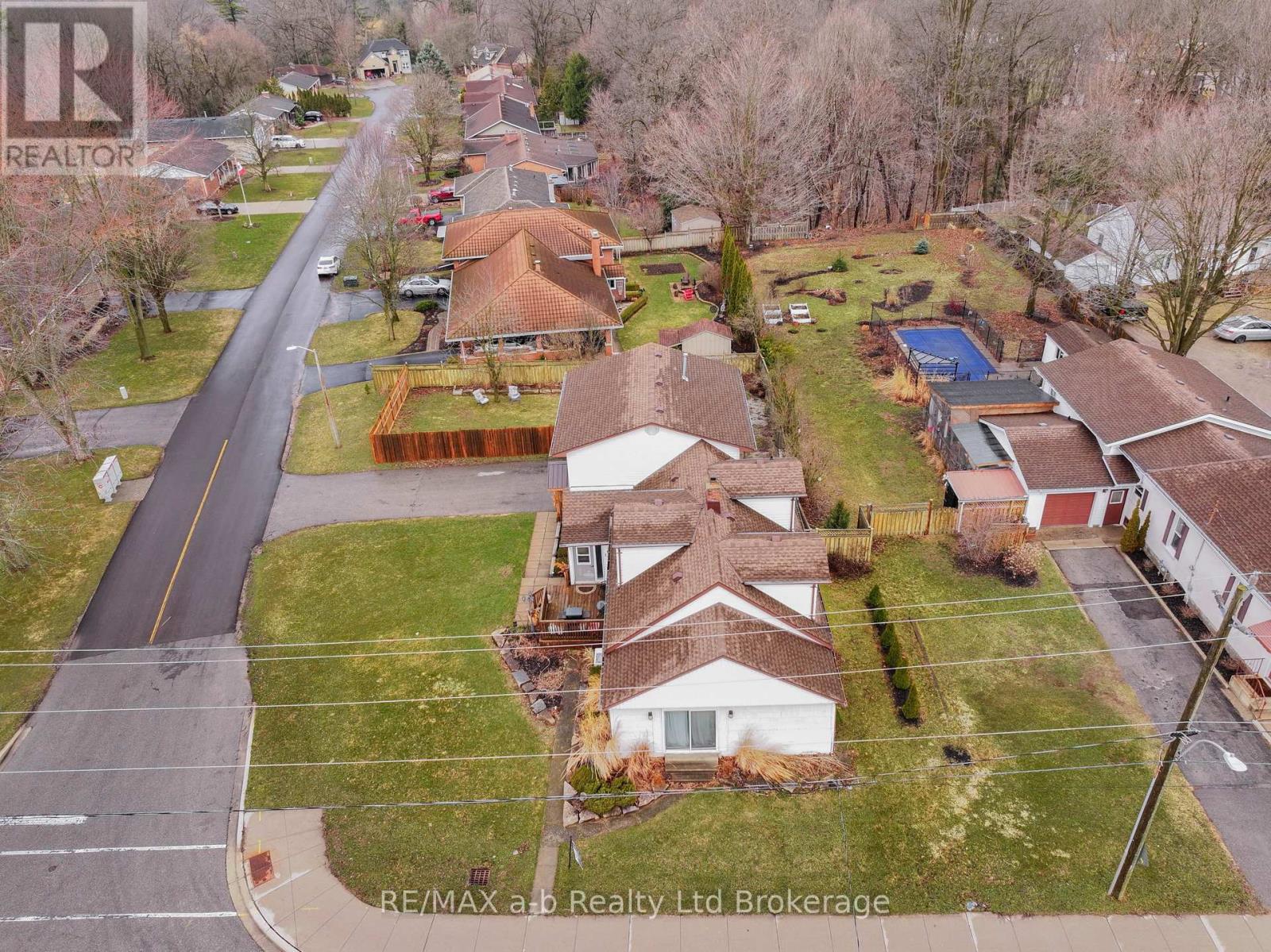 13 Potters Road N, Tillsonburg, Ontario  N4G 2G9 - Photo 42 - X12886534