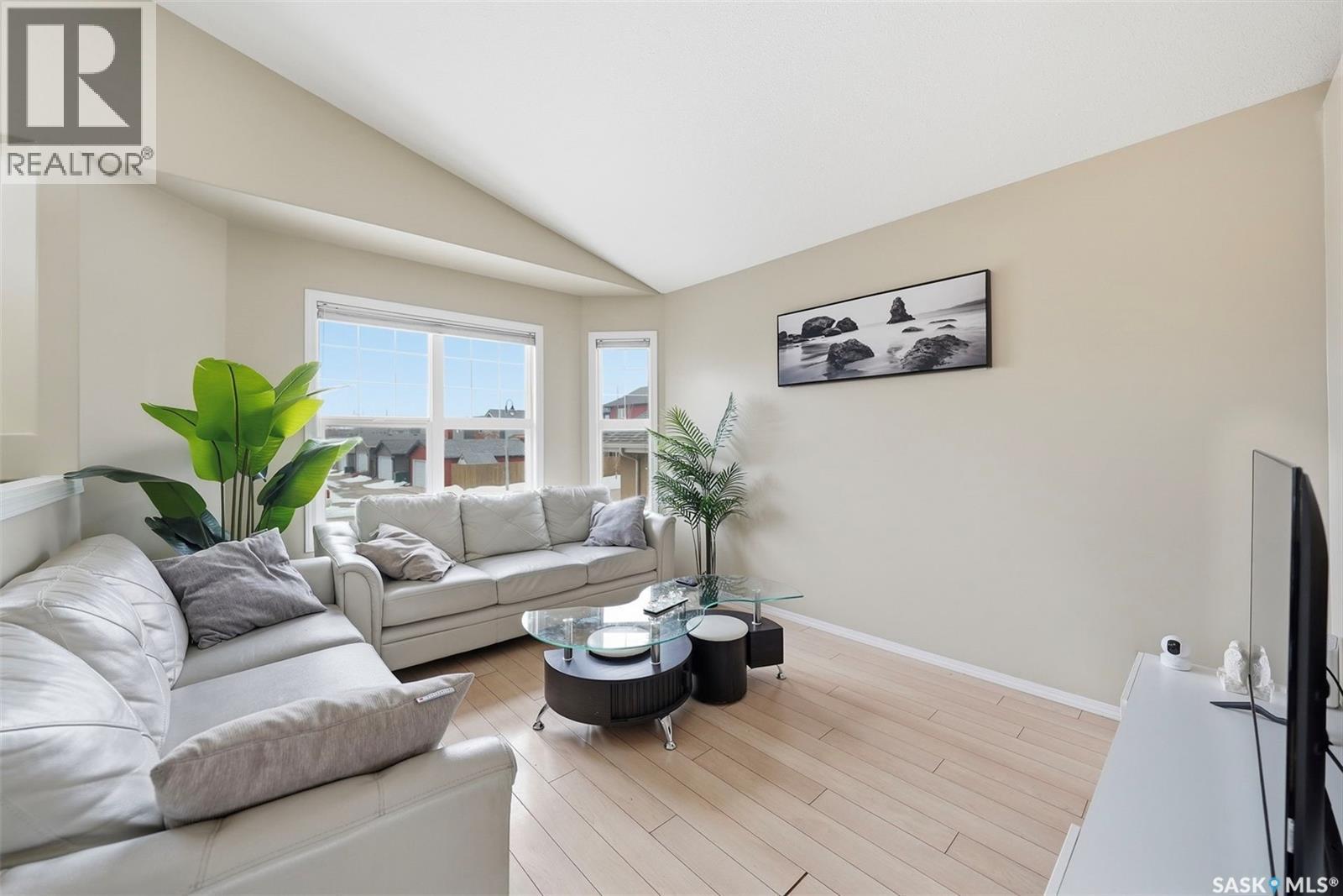 215 Snell Crescent, Saskatoon, Saskatchewan  S7T 0M7 - Photo 4 - SK032065