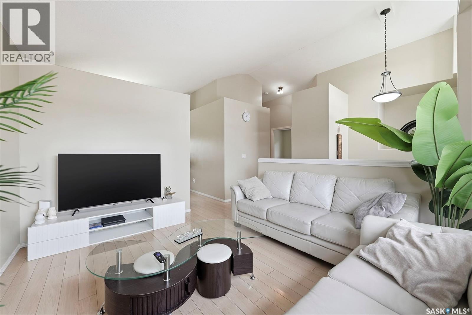 215 Snell Crescent, Saskatoon, Saskatchewan  S7T 0M7 - Photo 6 - SK032065