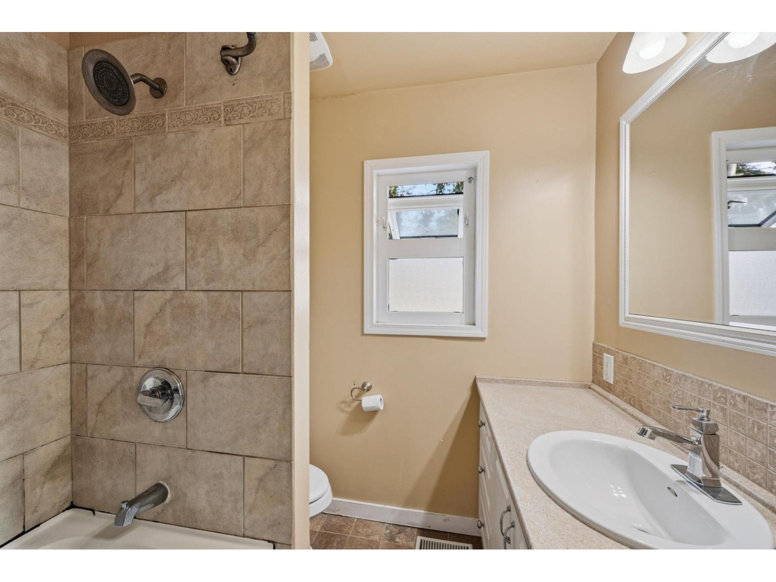 12967 98a Avenue, Surrey, British Columbia  V3T 1C3 - Photo 14 - R3107014