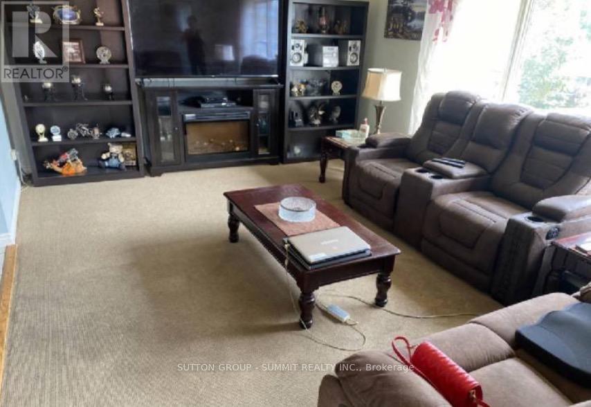 31 Southdale Avenue, Kitchener, Ontario  N2M 3V4 - Photo 5 - X12959946