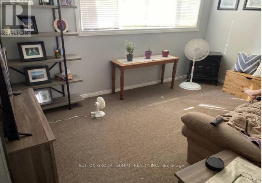 31 Southdale Avenue, Kitchener, Ontario  N2M 3V4 - Photo 7 - X12959946