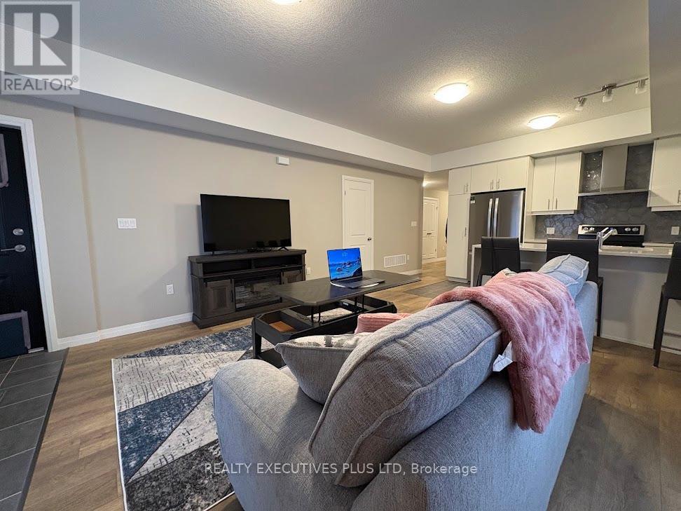 38 Thatcher Drive, Guelph, Ontario  N1L 1B3 - Photo 6 - X12959972