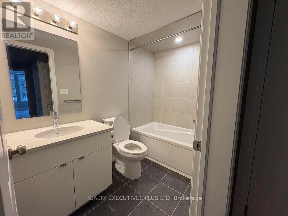 38 Thatcher Drive, Guelph, Ontario  N1L 1B3 - Photo 9 - X12959972