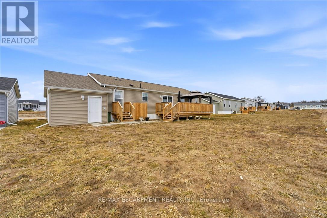 20 Hickory Hollow, Haldimand, Ontario  N0A 1L0 - Photo 31 - X12960044