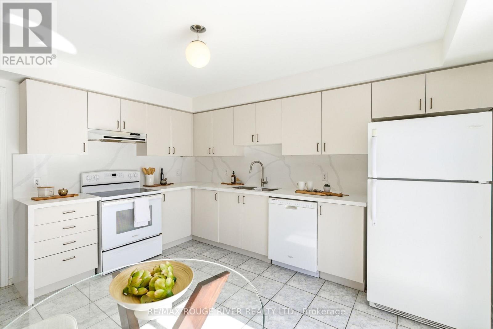 82 Havenwood Place, Whitby, Ontario  L1N 9V7 - Photo 15 - E12935476