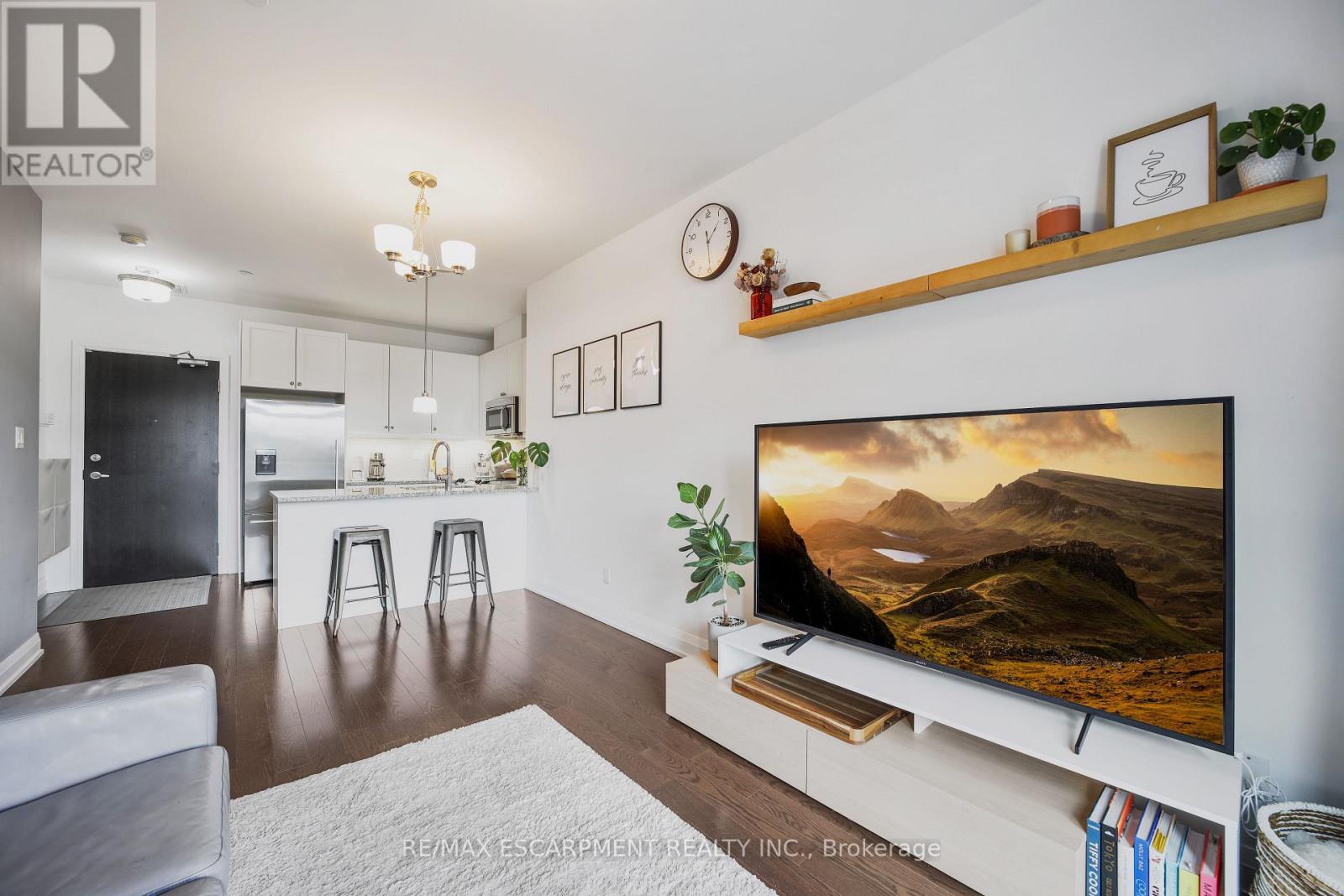 602a - 15277 Yonge Street, Aurora, Ontario  L4G 1N6 - Photo 2 - N12921466