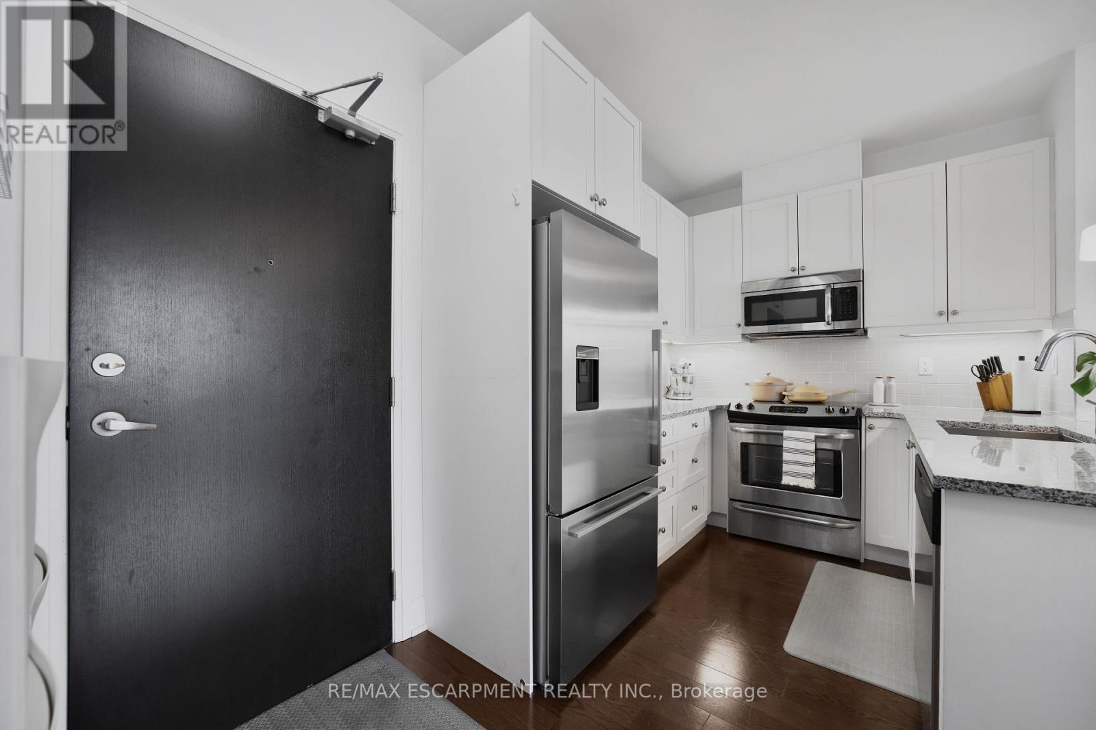 602a - 15277 Yonge Street, Aurora, Ontario  L4G 1N6 - Photo 7 - N12921466