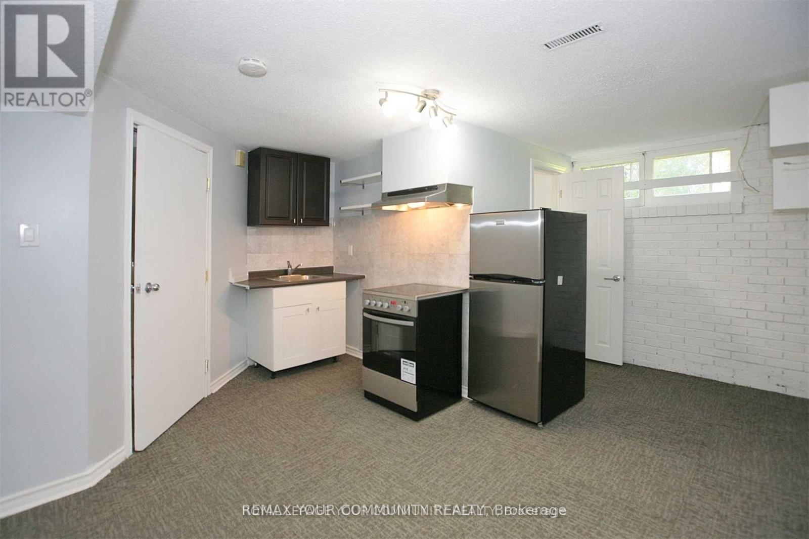 8 Stanwood Crescent, Toronto (Humbermede), Ontario  M9M 1Z9 - Photo 13 - W12959604