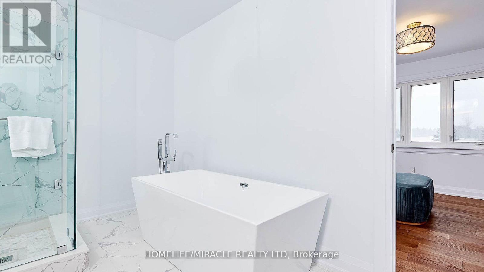 Upper - 157 Valeria Boulevard, Vaughan (East Woodbridge), Ontario  L4L 6W4 - Photo 24 - N12820496