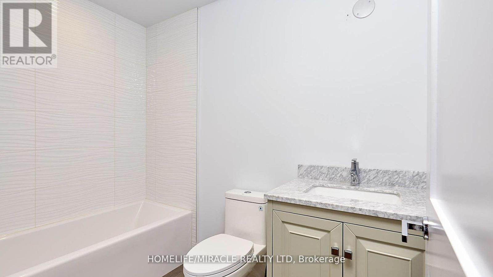 Upper - 157 Valeria Boulevard, Vaughan (East Woodbridge), Ontario  L4L 6W4 - Photo 27 - N12820496