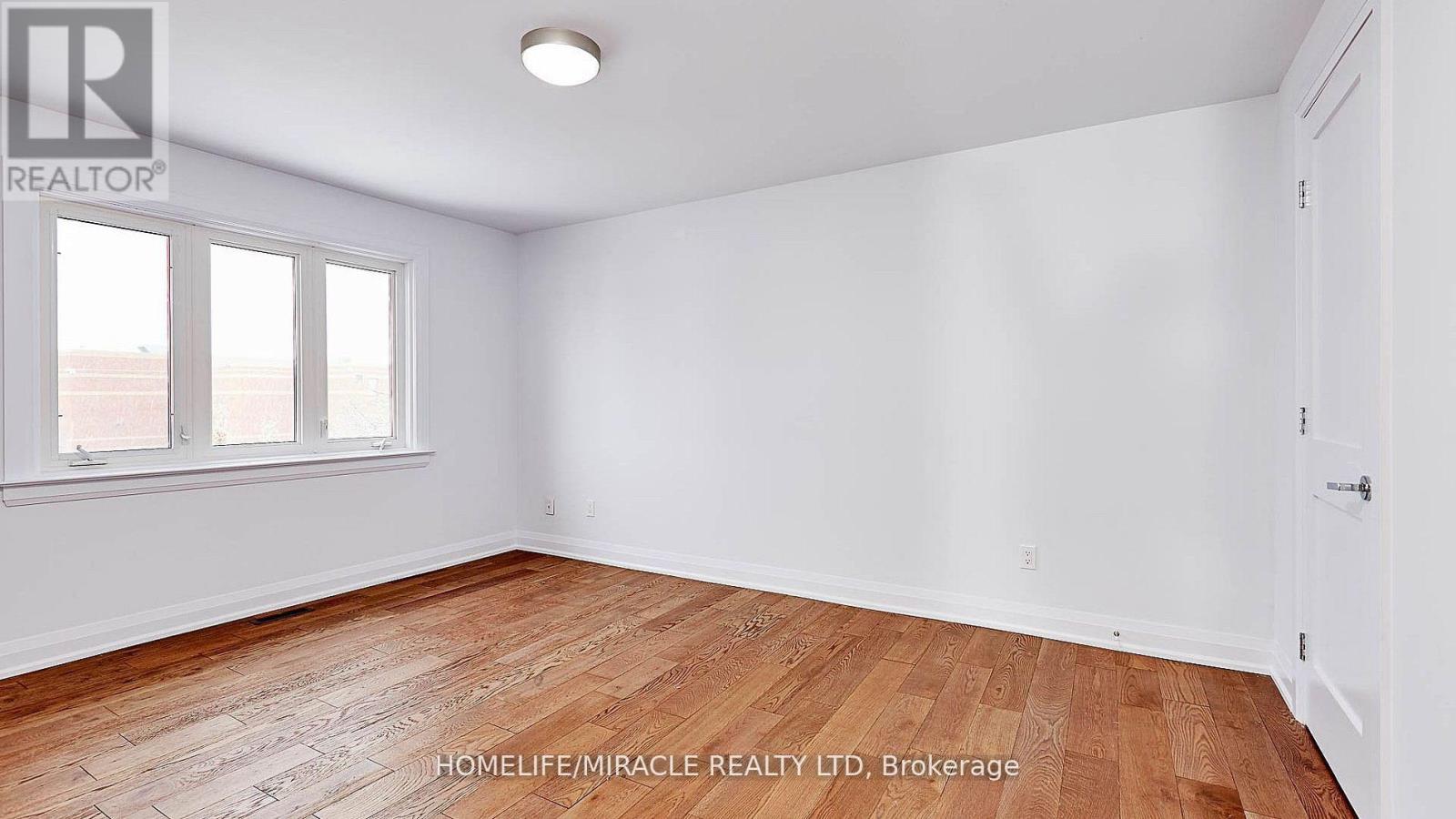 Upper - 157 Valeria Boulevard, Vaughan (East Woodbridge), Ontario  L4L 6W4 - Photo 31 - N12820496