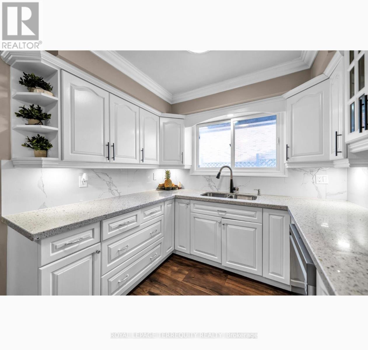 109 Thickson Road S, Whitby (Blue Grass Meadows), Ontario  L1N 2C7 - Photo 4 - E12646638