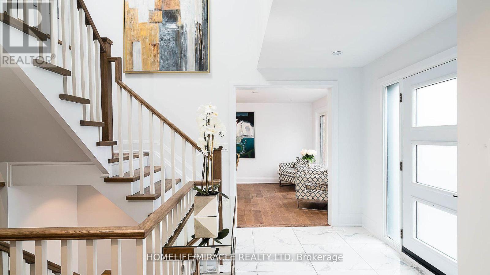 Upper - 157 Valeria Boulevard, Vaughan (East Woodbridge), Ontario  L4L 6W4 - Photo 5 - N12820496