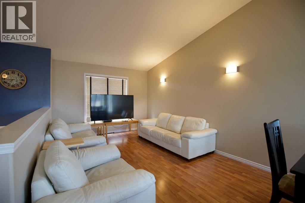 110 Guimond Place, Hinton, Alberta  T7V 2C5 - Photo 4 - A2227524